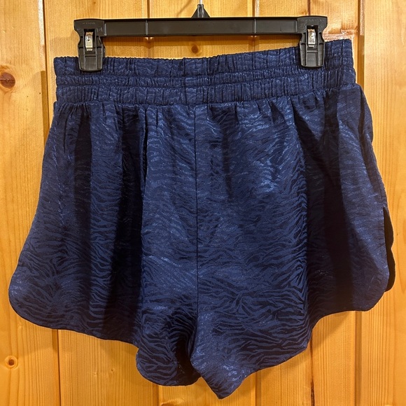 Victoria’s Secret Blue Zebra Sleep Set Pajamas Top and Bottoms Shorts - Picture 7 of 10